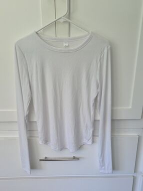 Women's Long-Sleeve Crewneck Tee - White